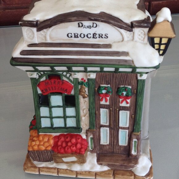 Vintage Christmas Village D & D Grocers Hand Painted - Picture 4 of 6